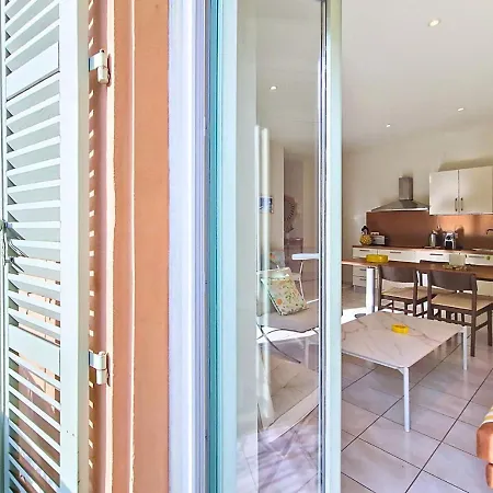 Nestor&jeeves - Palais Du Port - Balcony - Port Place Du Pin Apartmán