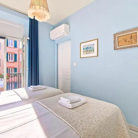 Nestor&jeeves - Palais Du Port - Balcony - Port Place Du Pin Apartmán